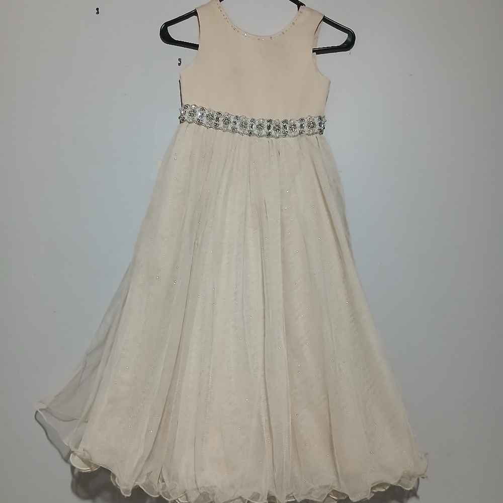 Chantilly Place Girls Long Elegant Sleeveless Dress. Size 6